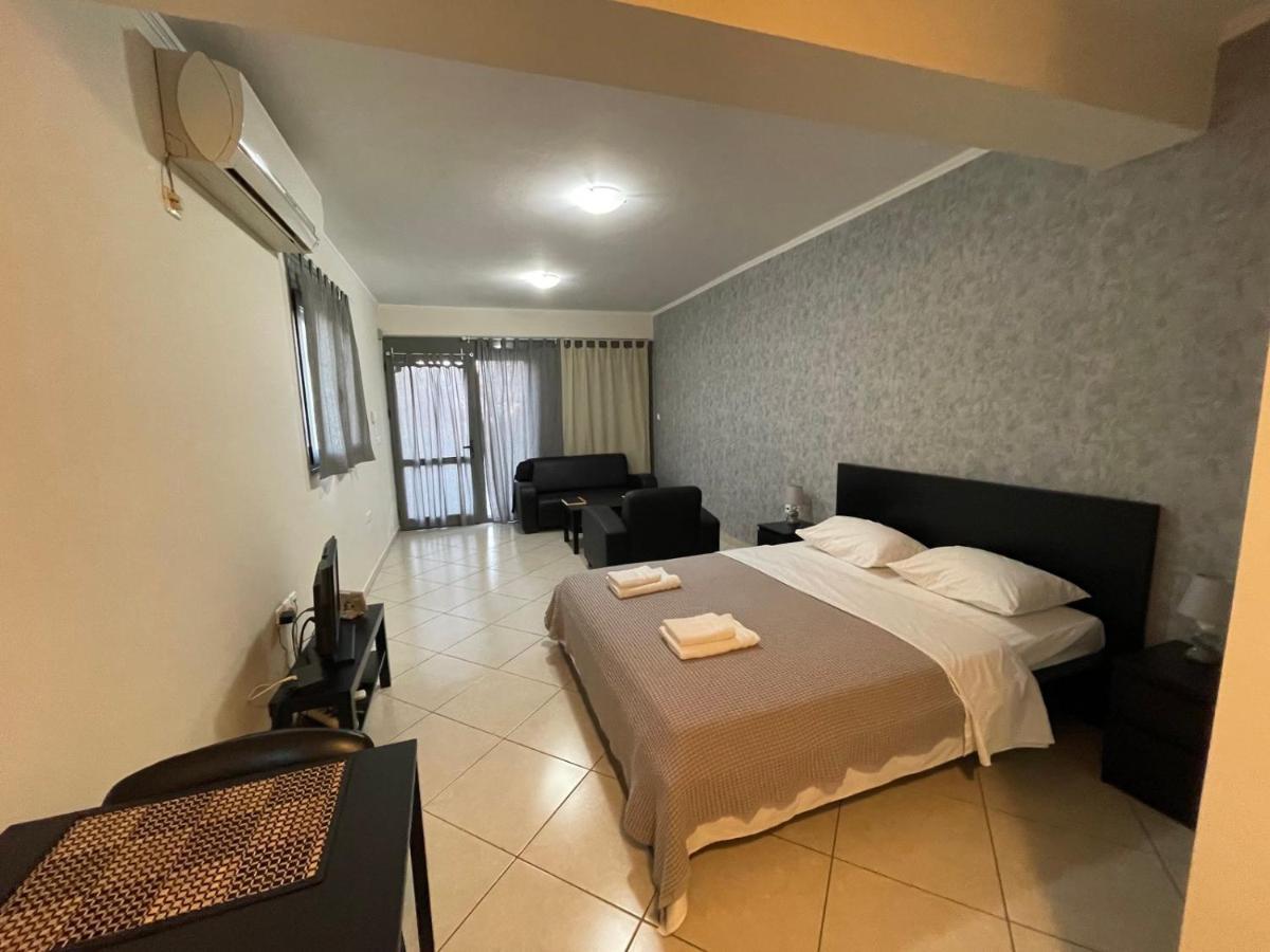Avr Airport Deluxe Suites 4 Markópoulon 外观 照片