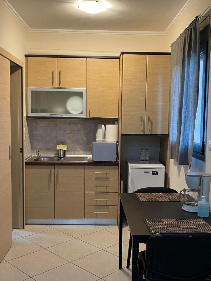 Avr Airport Deluxe Suites 4 Markópoulon 外观 照片
