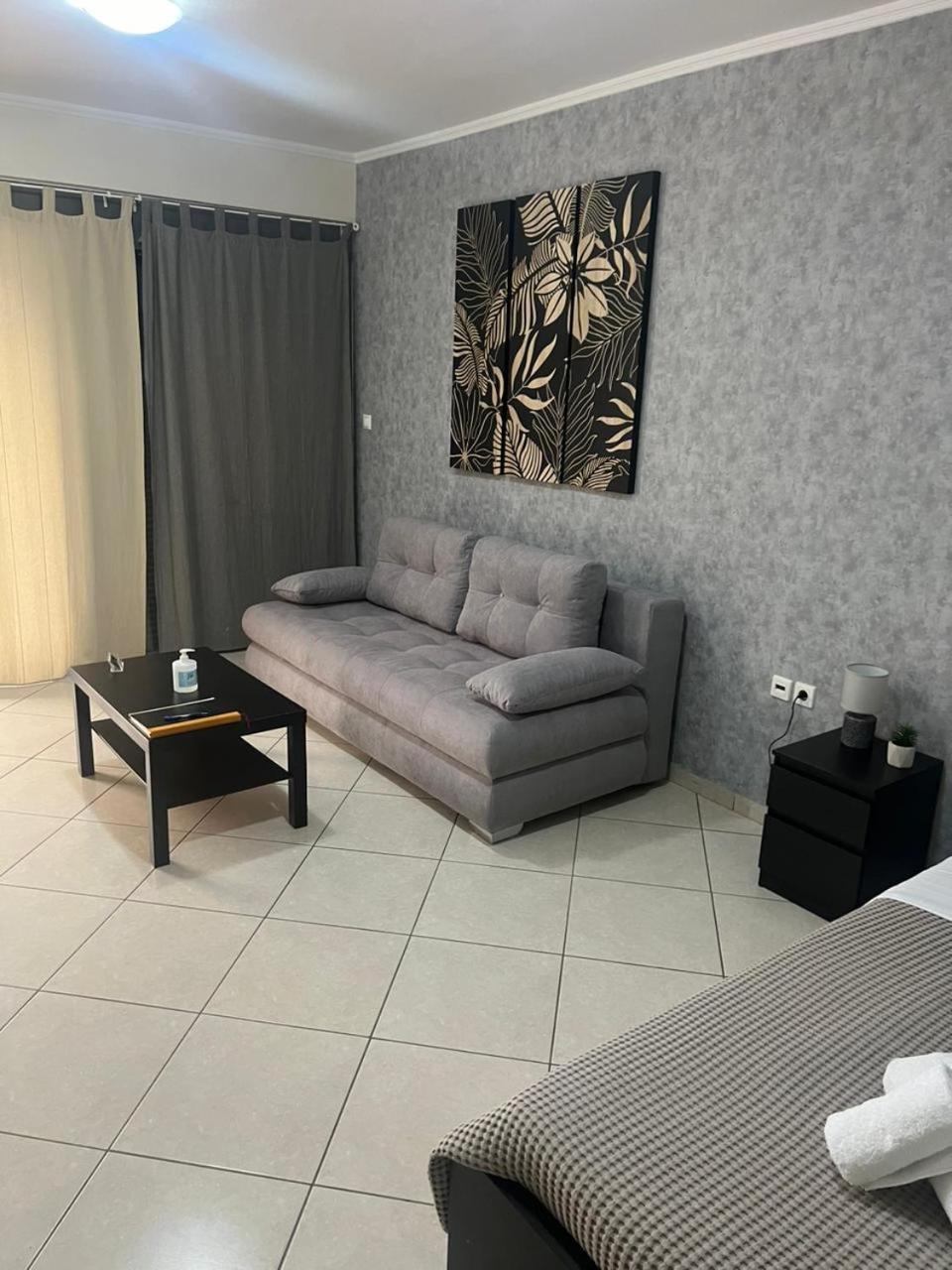 Avr Airport Deluxe Suites 4 Markópoulon 外观 照片