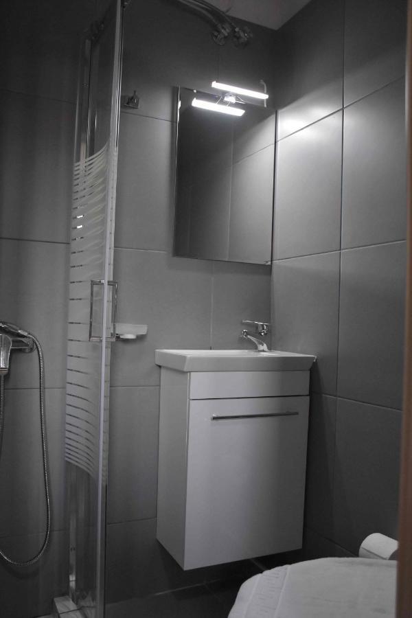 Avr Airport Deluxe Suites 4 Markópoulon 外观 照片